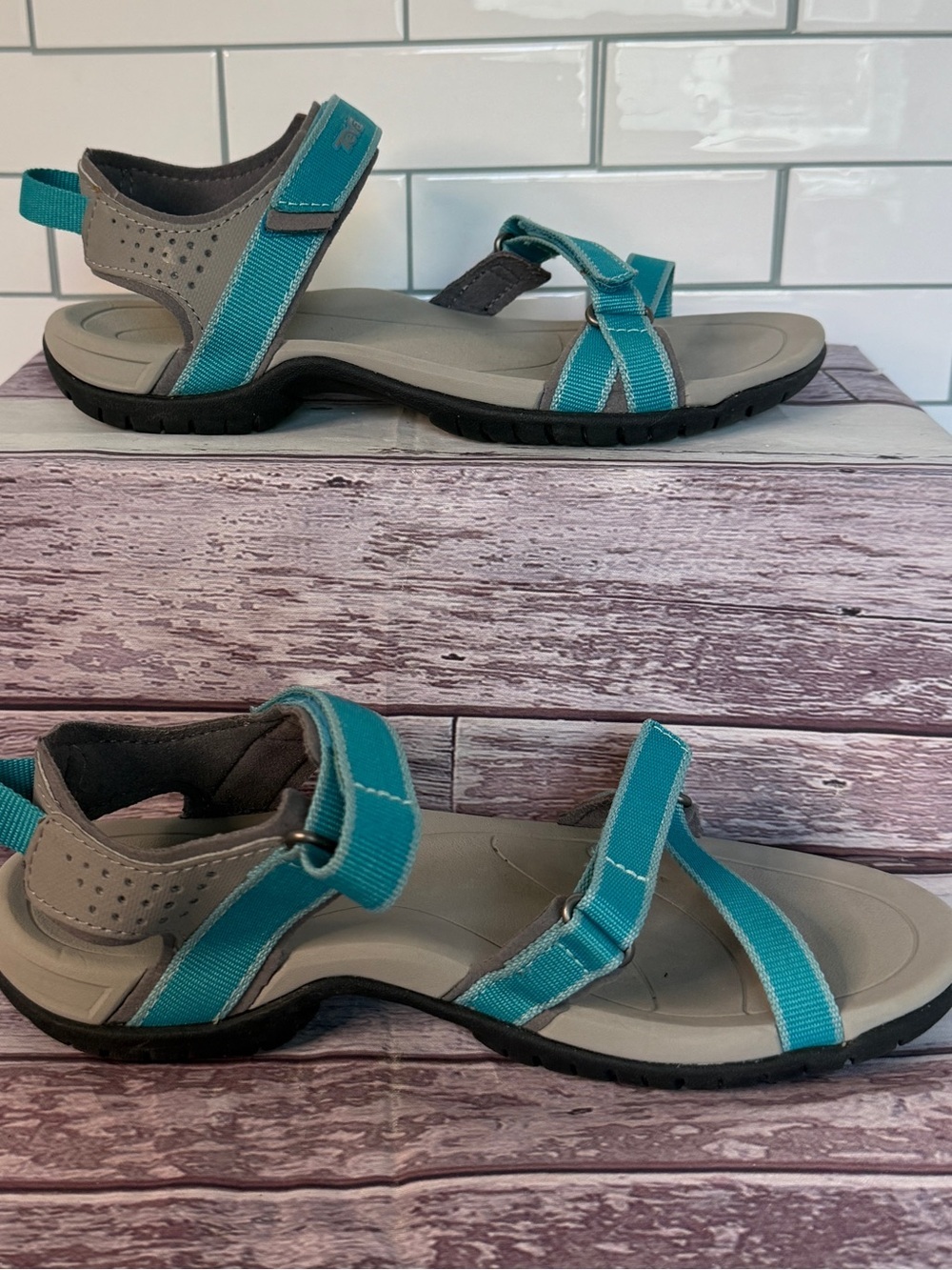 Teva 🩴 Women's Teal Verra Sandal size 5 - Picture 2 of 8
